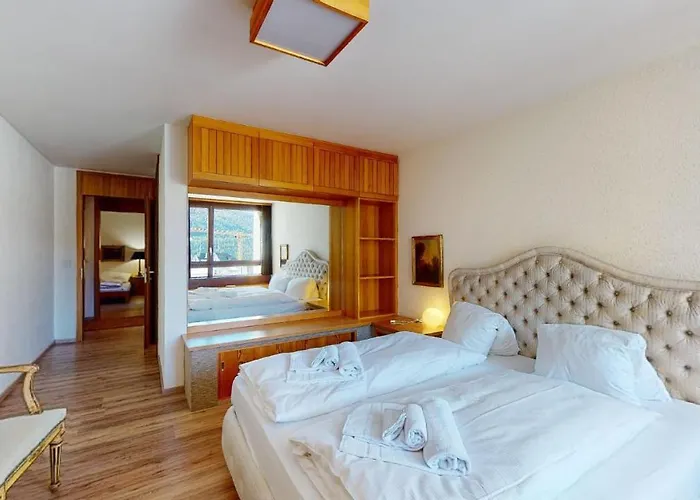 St. Moritzerhof 51 アパート